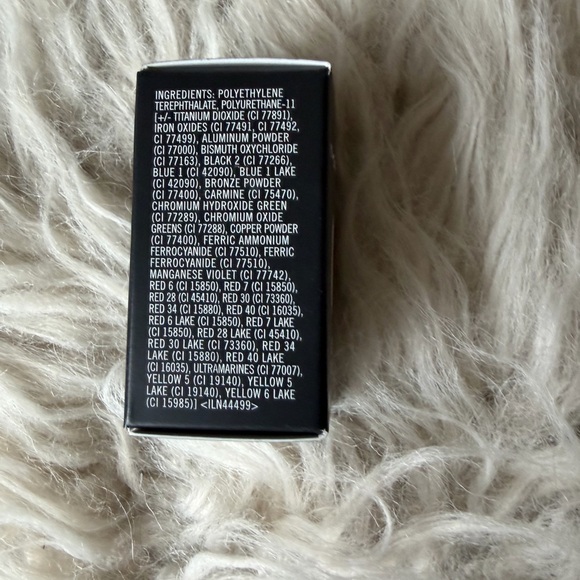 MAC Cosmetics Glitter in Shimmering Bronze - Picture 4 of 5